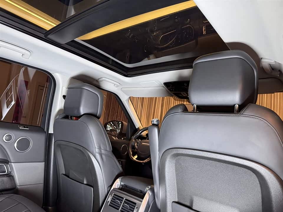 Land Rover Range Rover Sport Land Rover Range Rover Sport