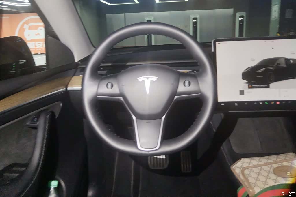 Tesla Model Y, 2022 15