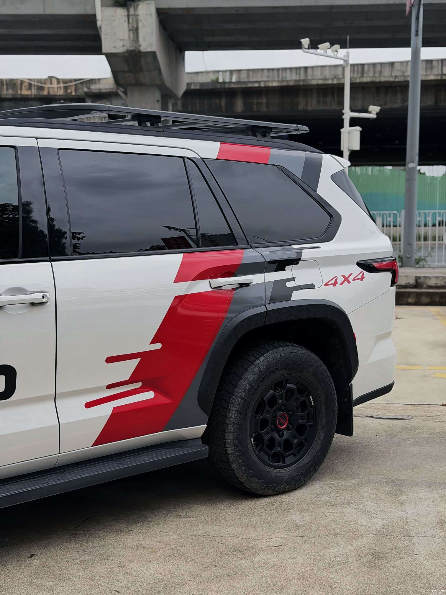 Toyota Sequoia, 2023 3