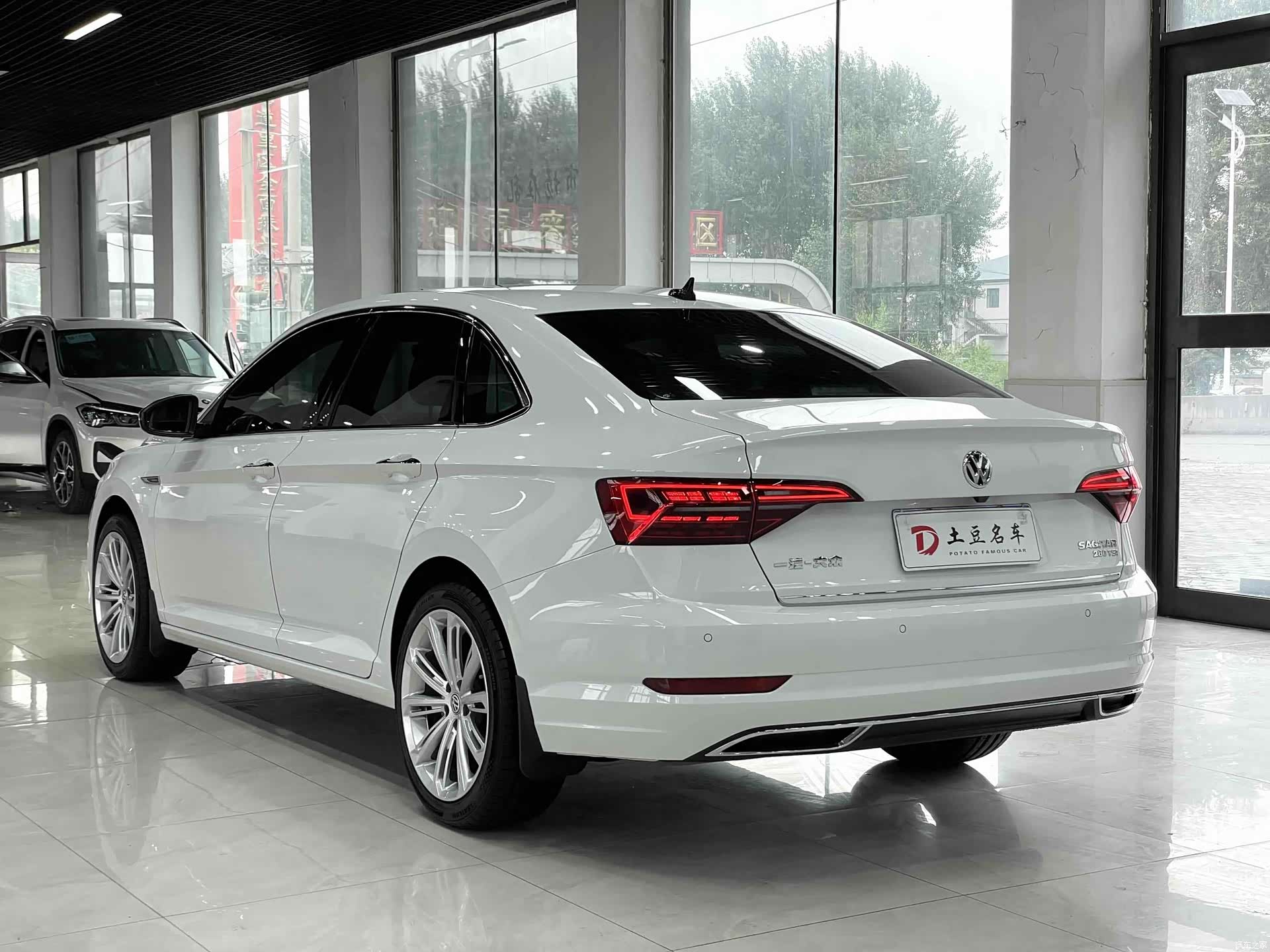 Volkswagen Sagitar, 2022 4
