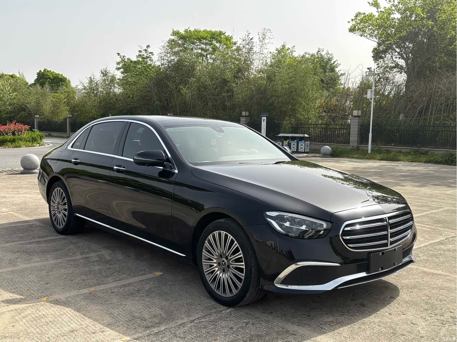 Mercedes-Benz E-Class, 2022 3