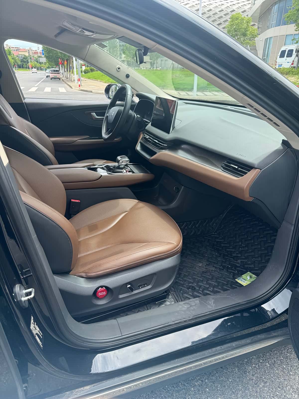 Hongqi QM5, 2021 4