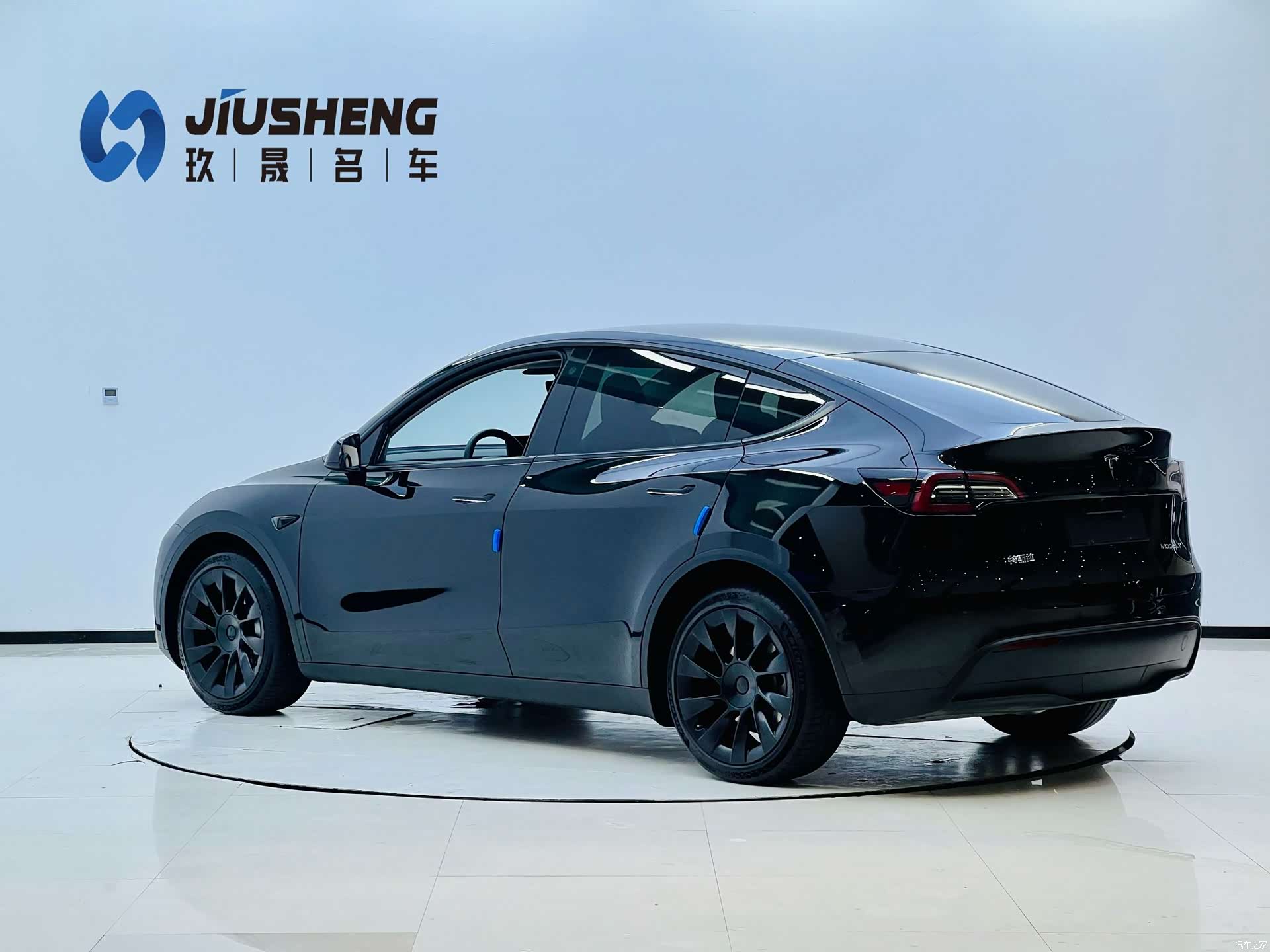 Tesla Model Y, 2023 4