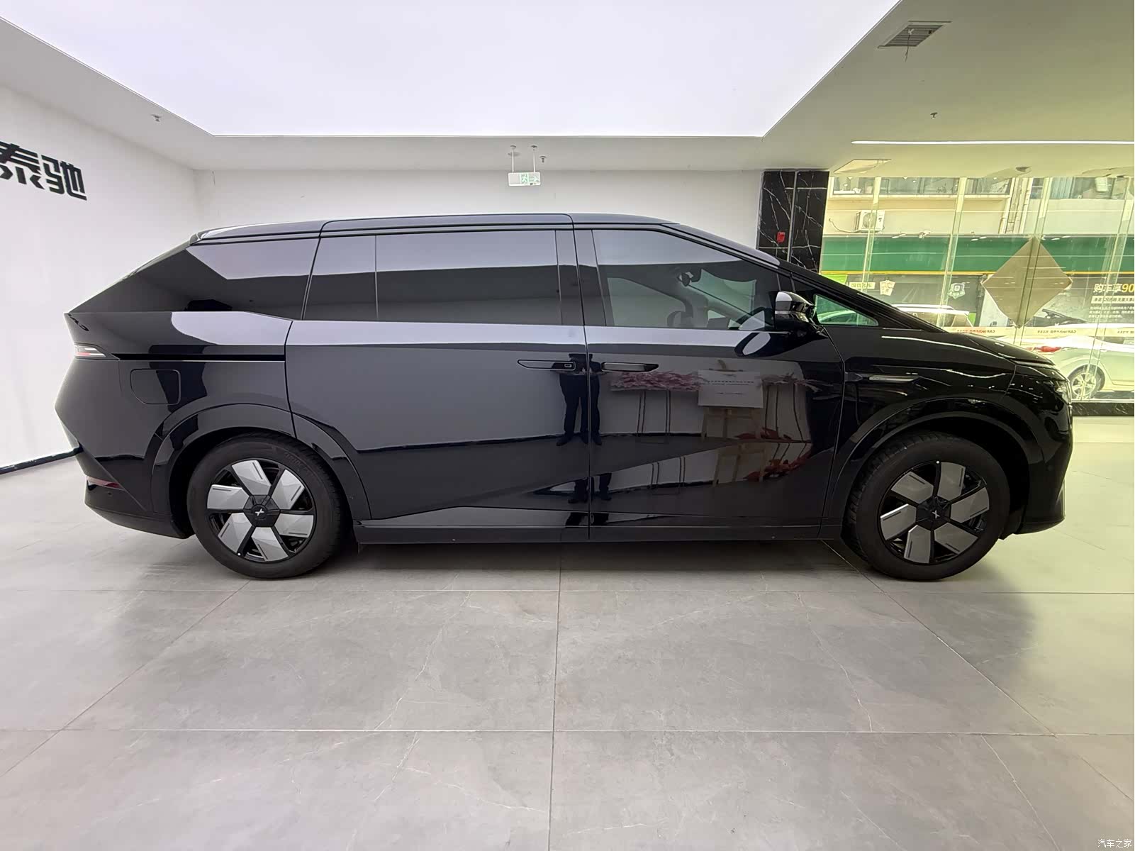 Xpeng X9, 2024 6