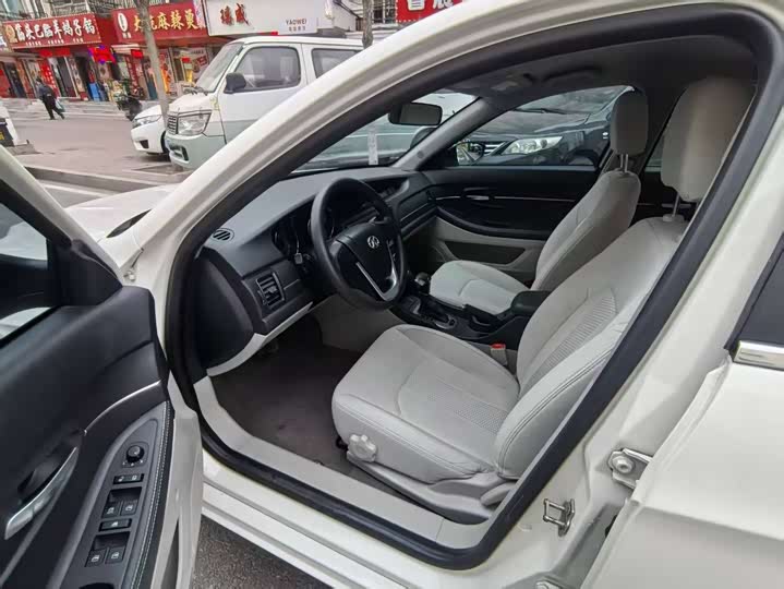 BAIC shen bao D50 2014 1.5L CVT biao zhun ban