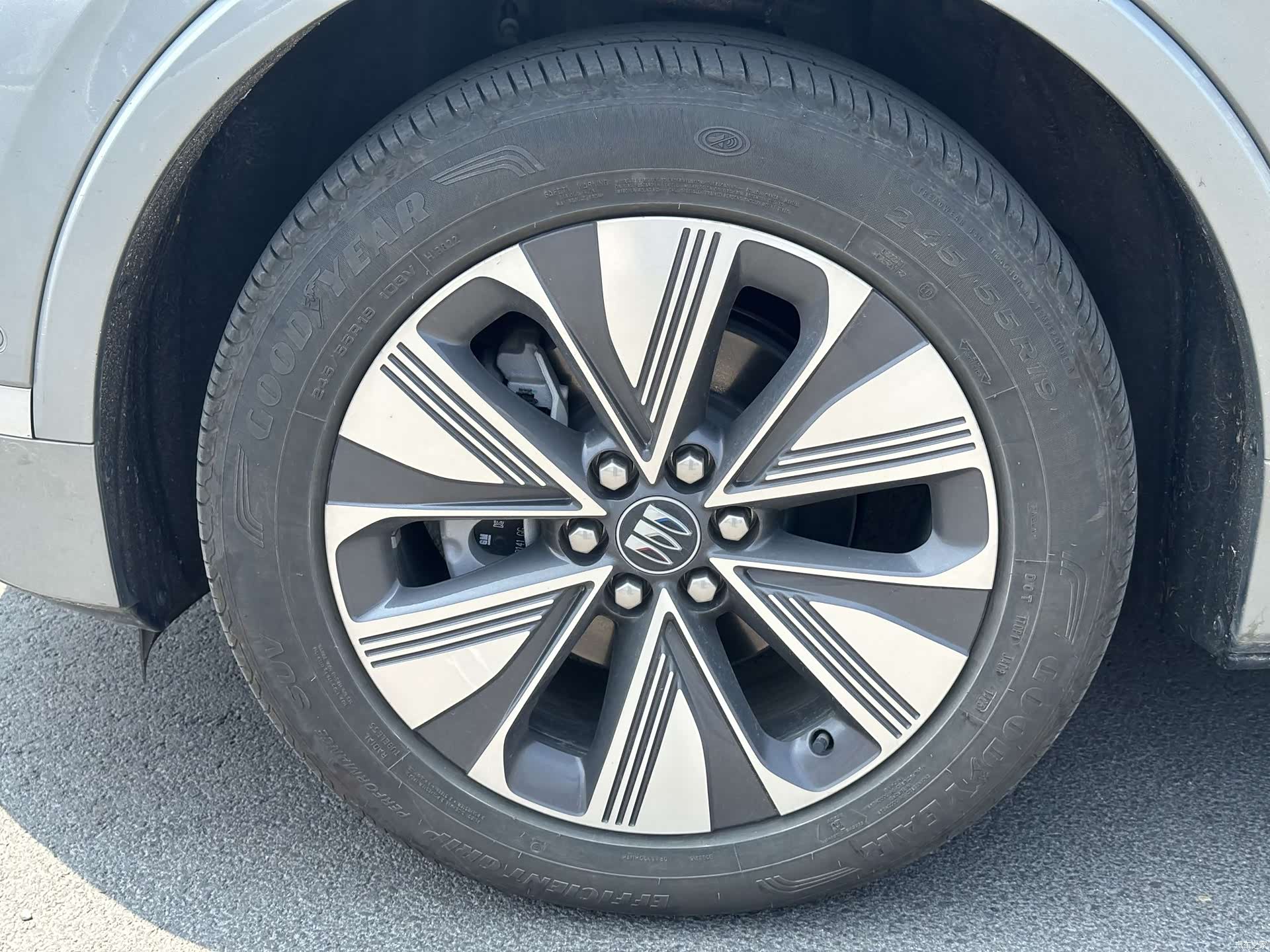 Buick E5, 2025 8