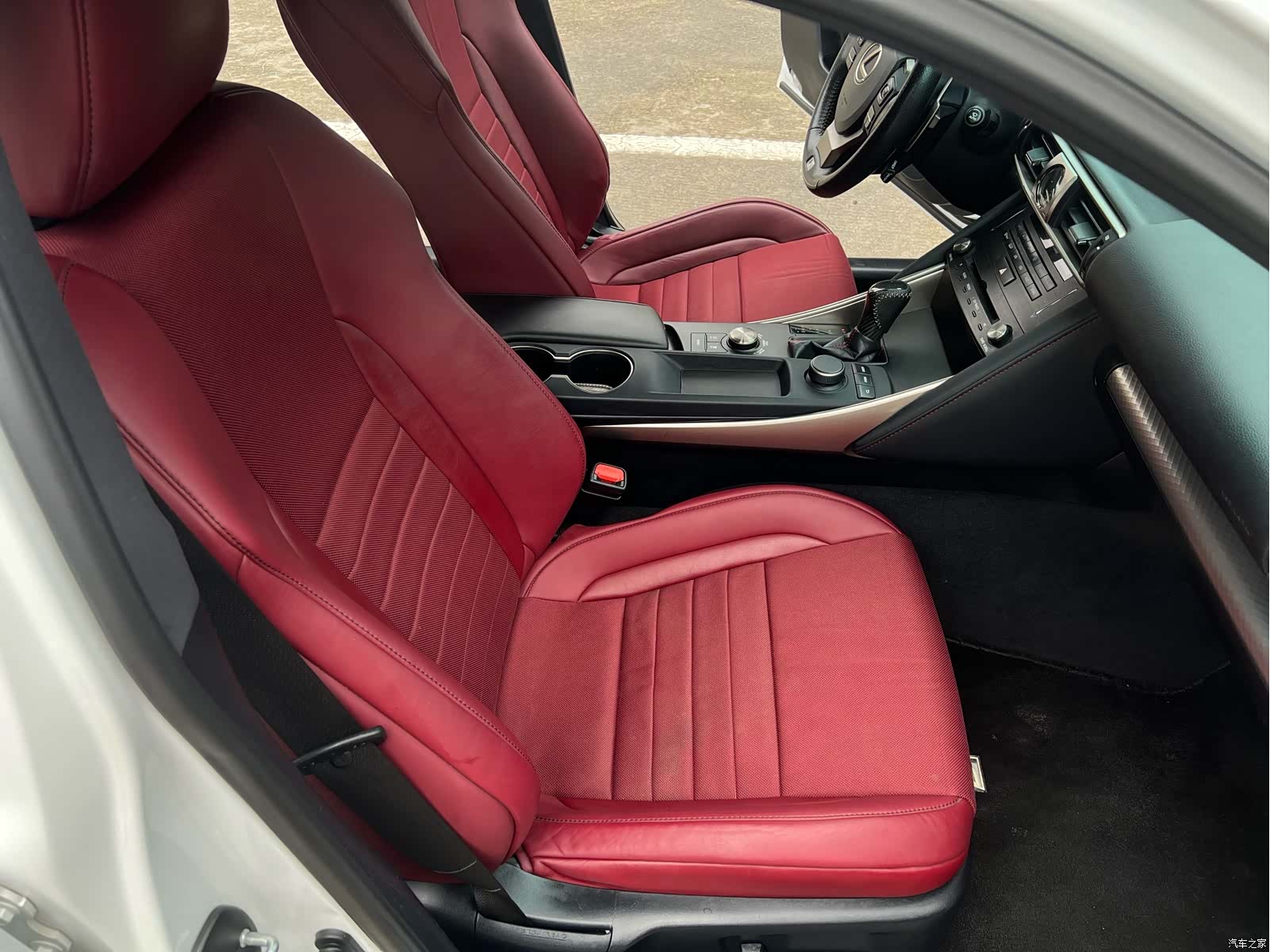 Lexus IS, 2018 8