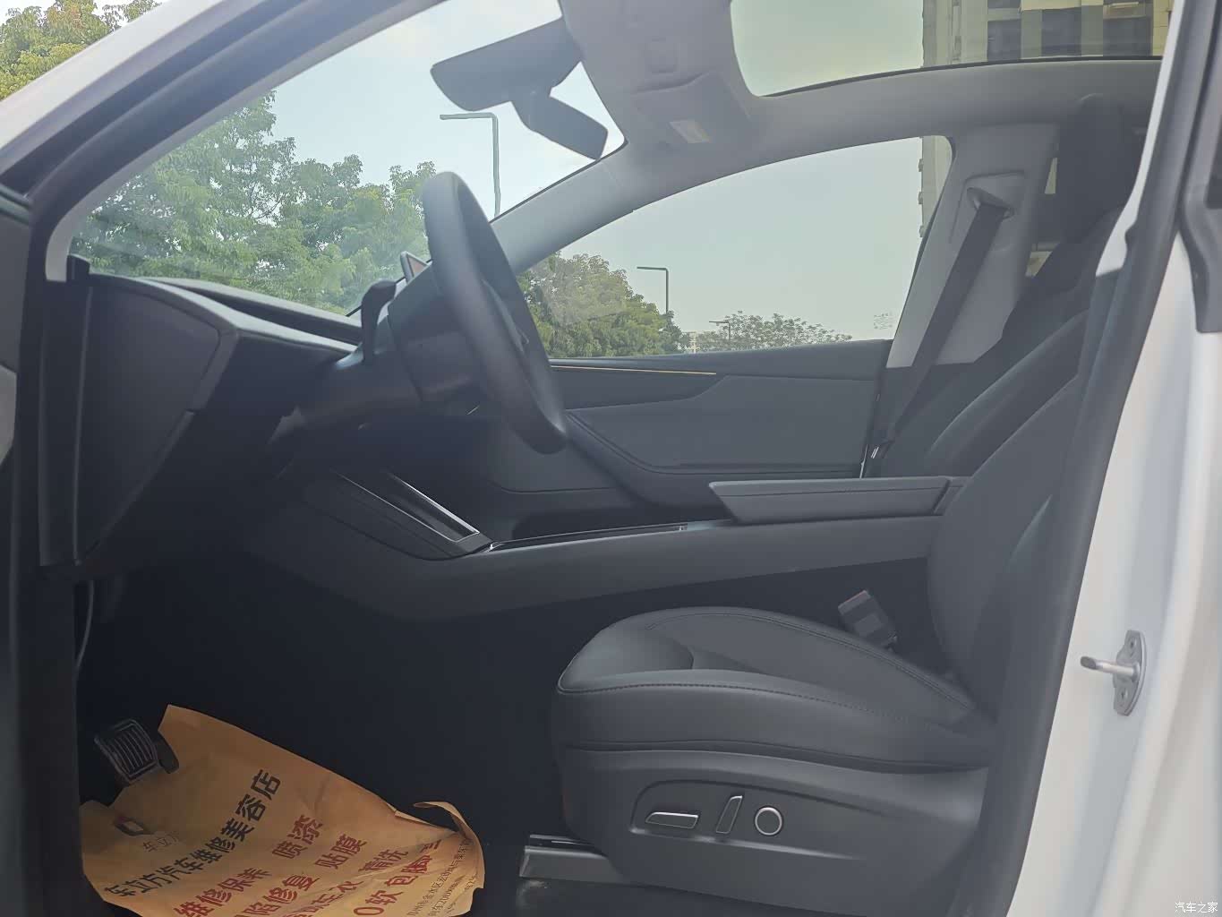 Tesla Model Y, 2026 все фото
