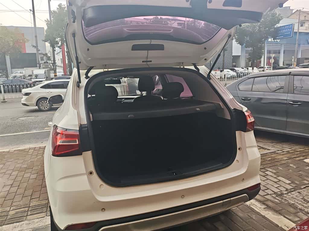 Roewe RX3, 2018 15