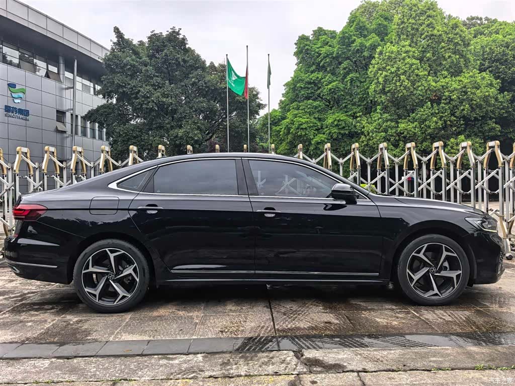 Volkswagen Passat, 2024 4