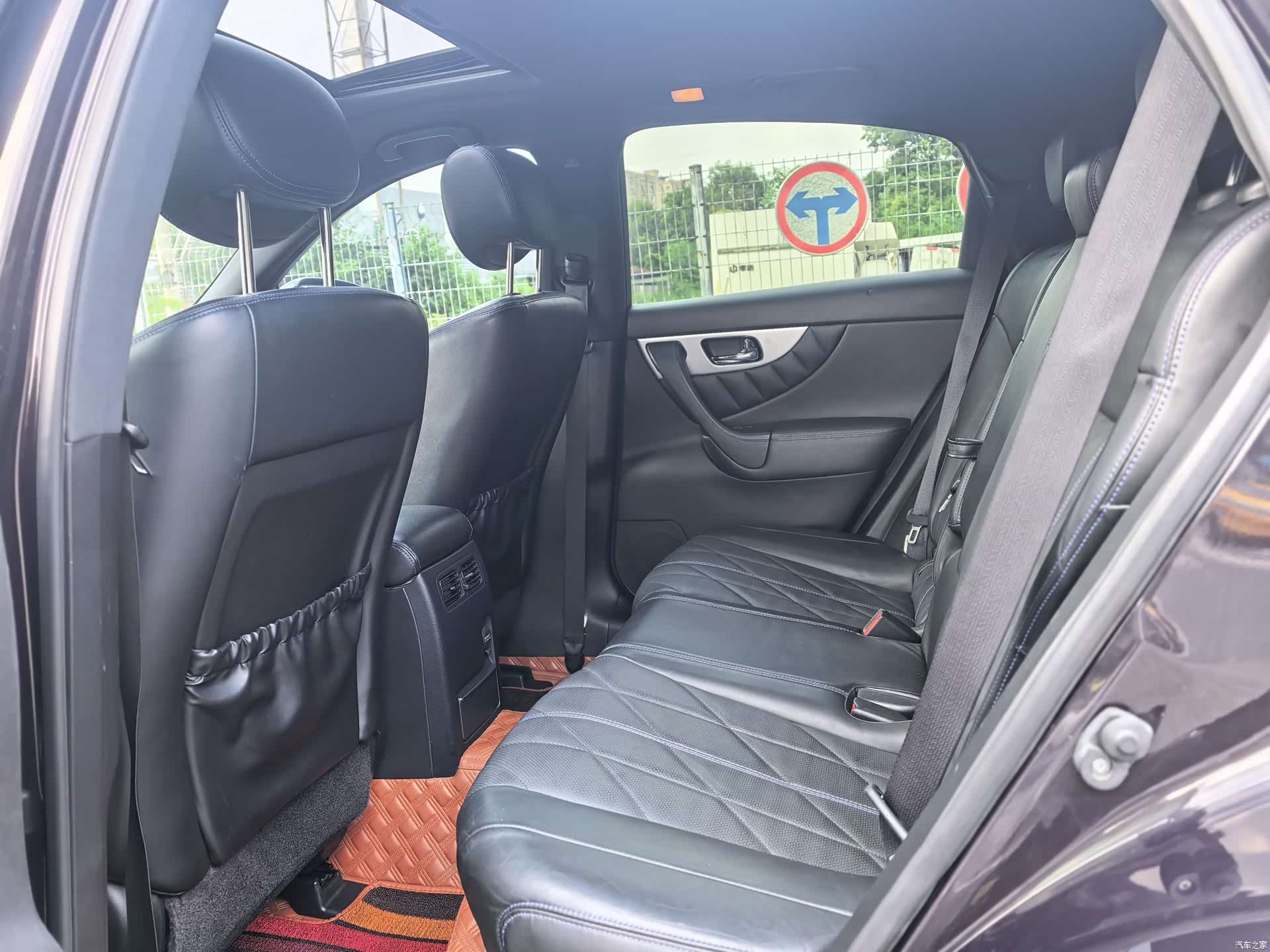 Infiniti QX70, 2016 12