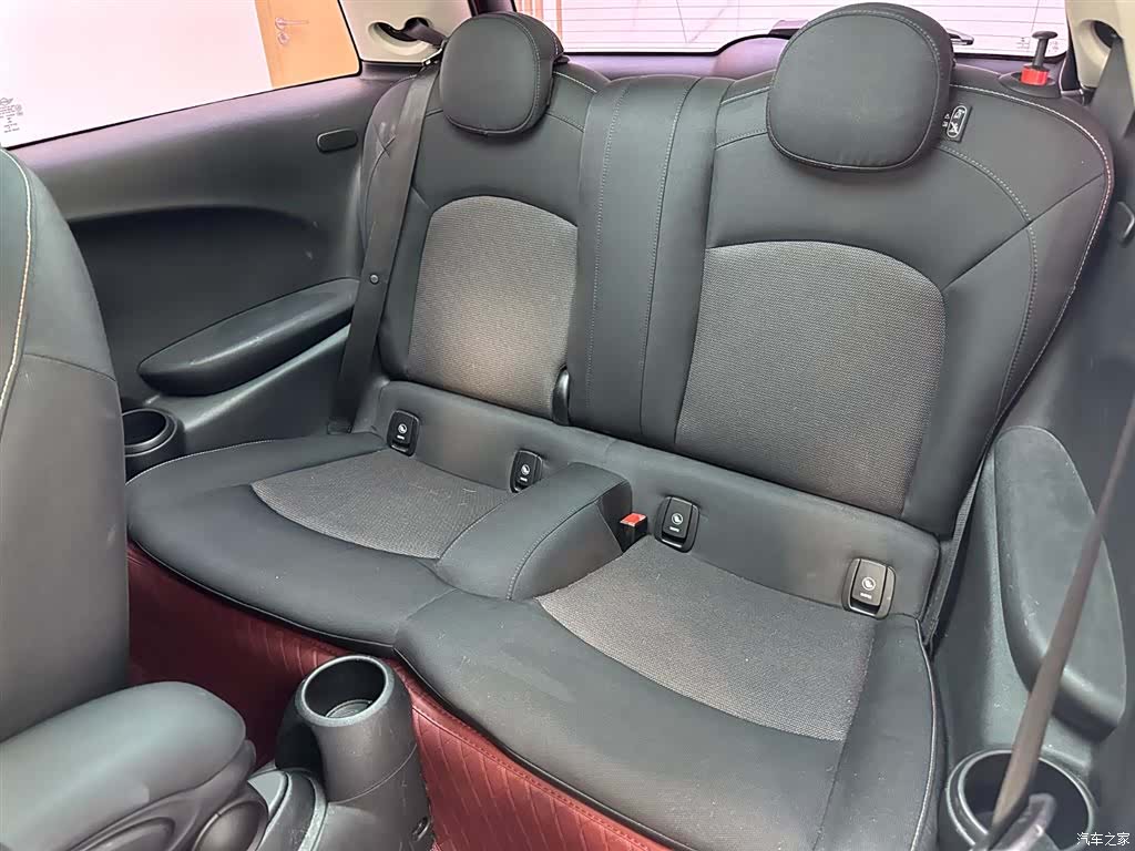 Mini ONE, 2019 16