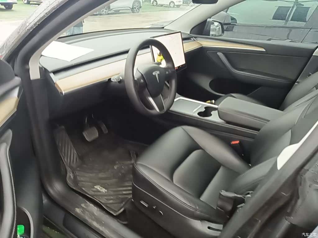 Tesla Model Y, 2021 16