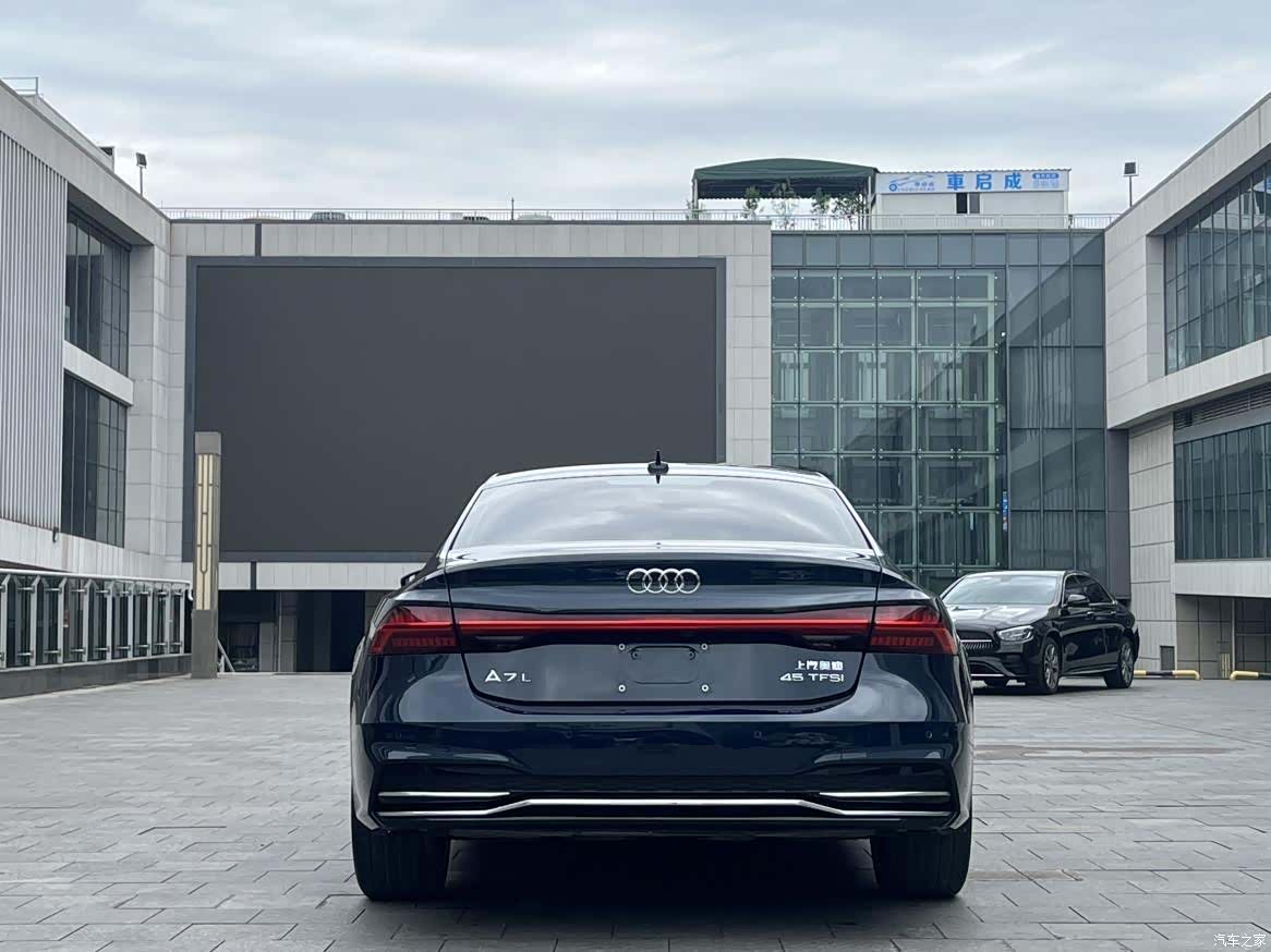 Audi A7L, 2022 11