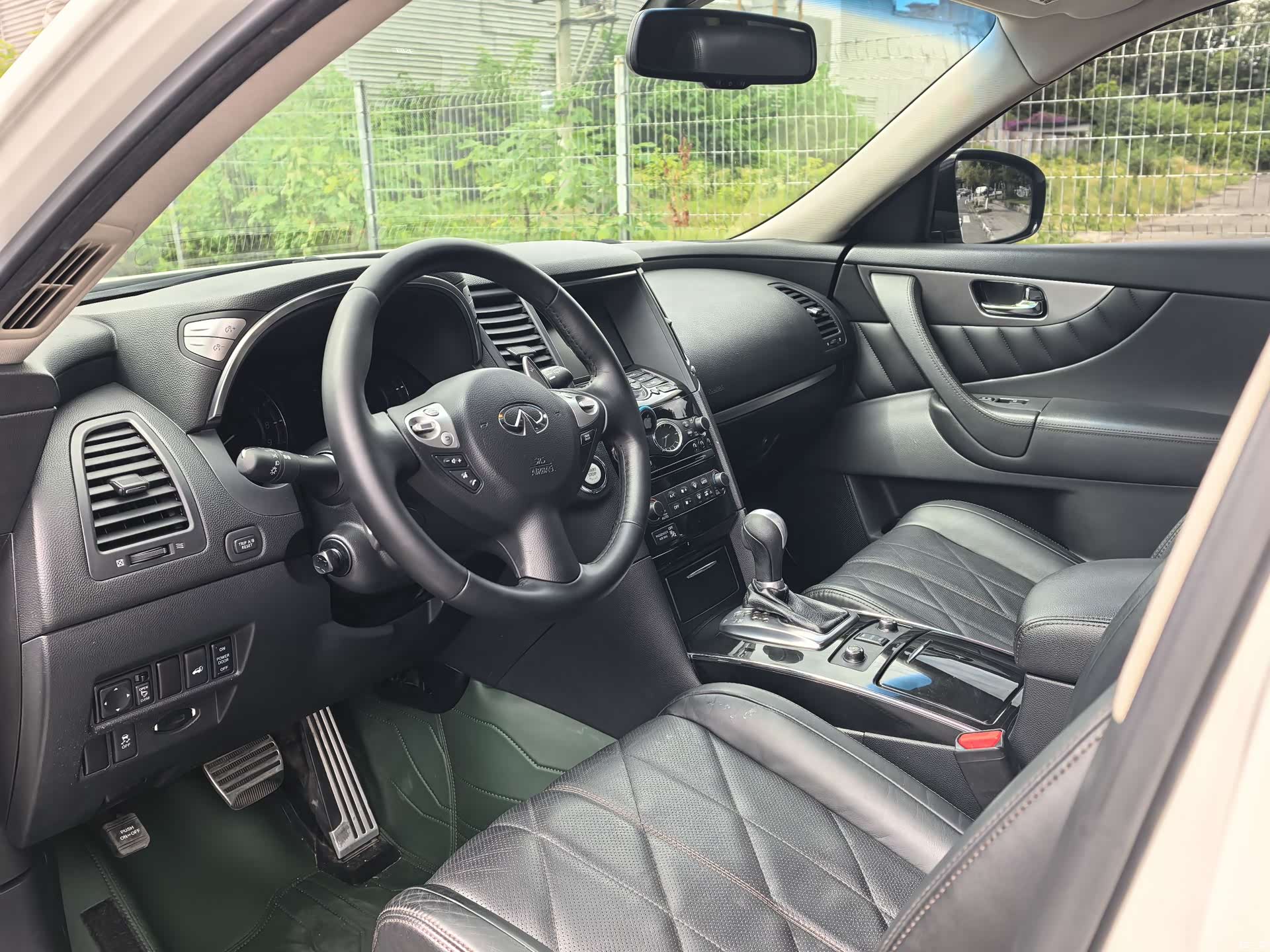 Infiniti QX70, 2016 15