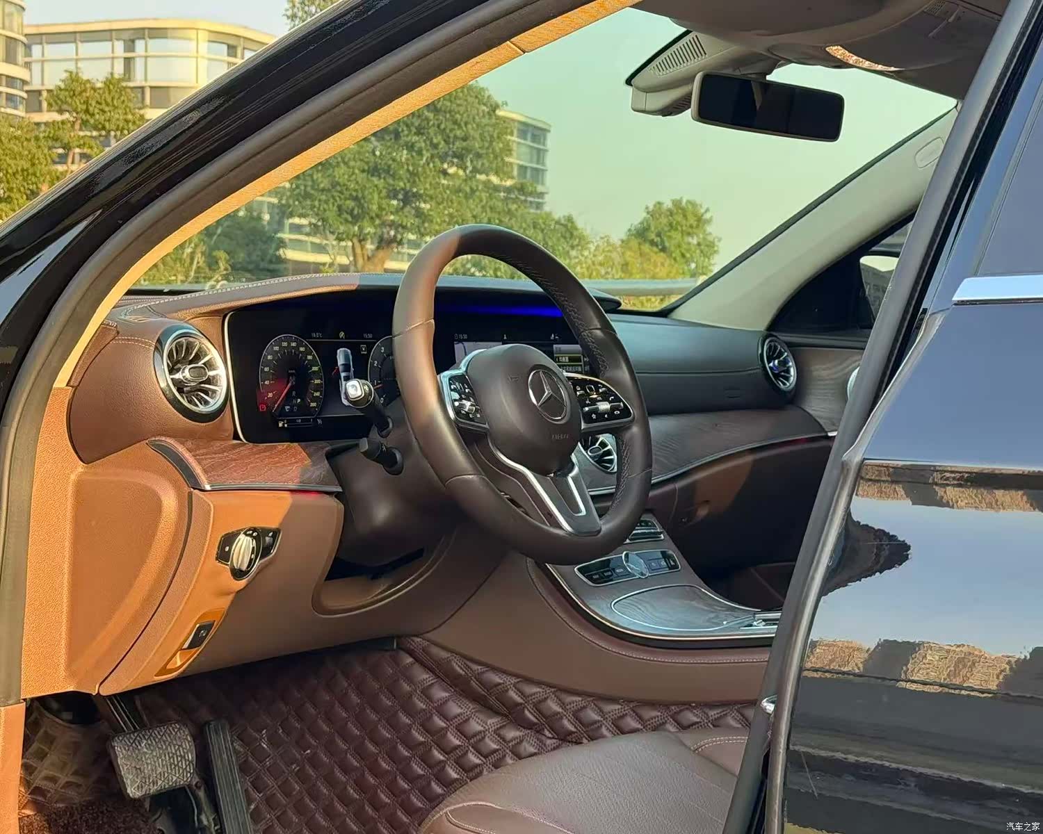 Mercedes-Benz E-Class, 2020 4