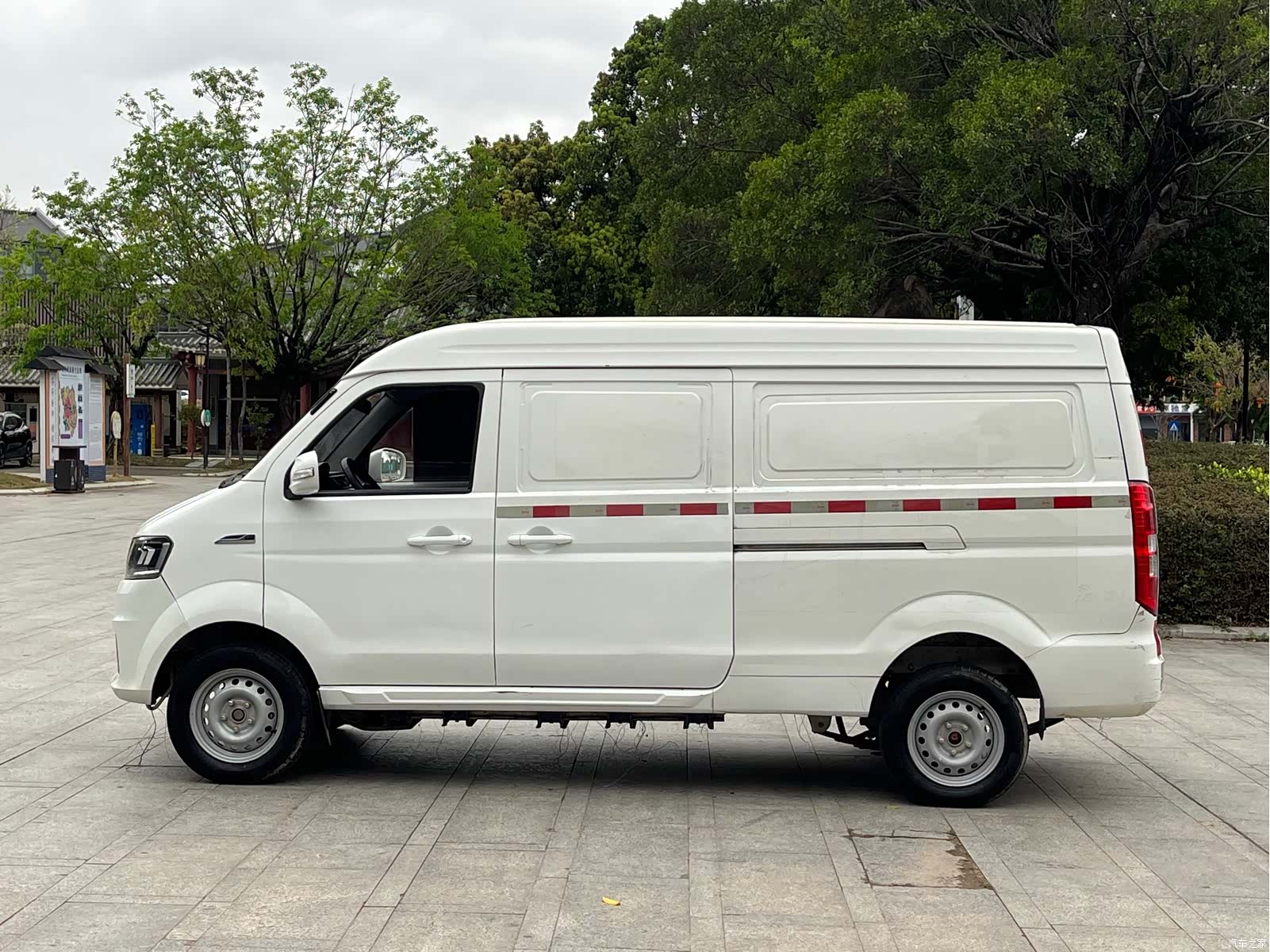 Geely E5, 2022 14