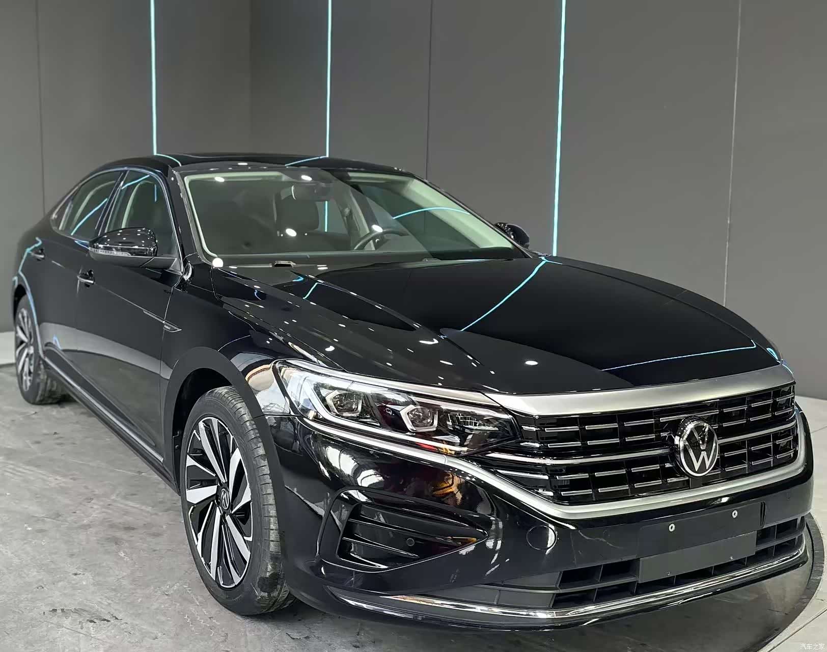 Volkswagen Passat, 2022 3