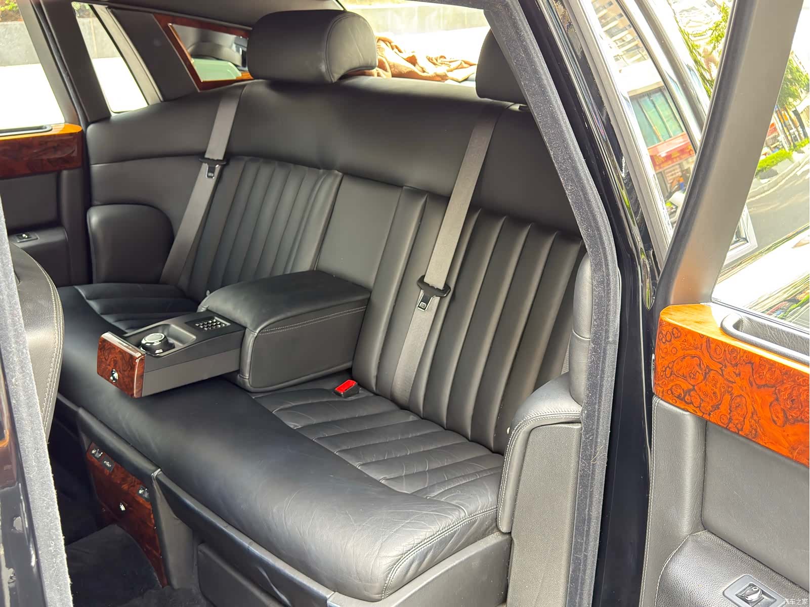 Rolls-Royce Phantom, 2010 13