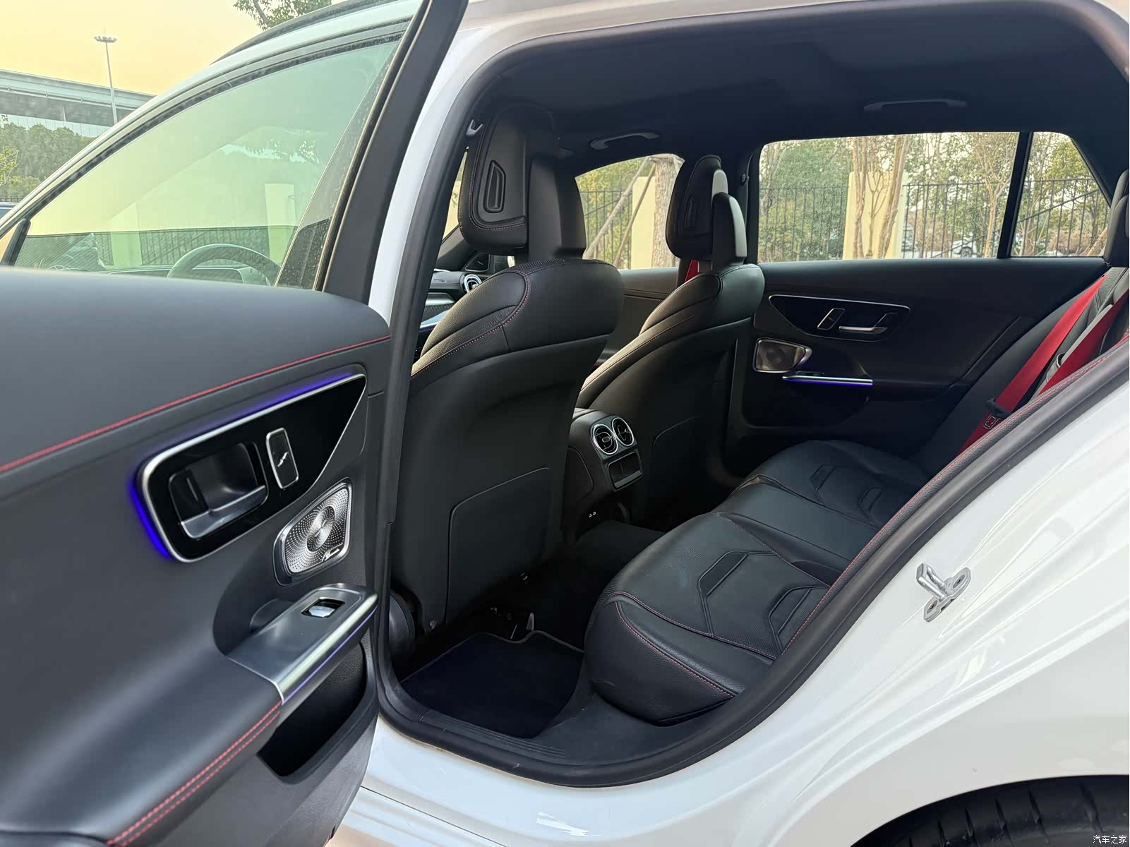 Mercedes-Benz C-Class, 2026 8