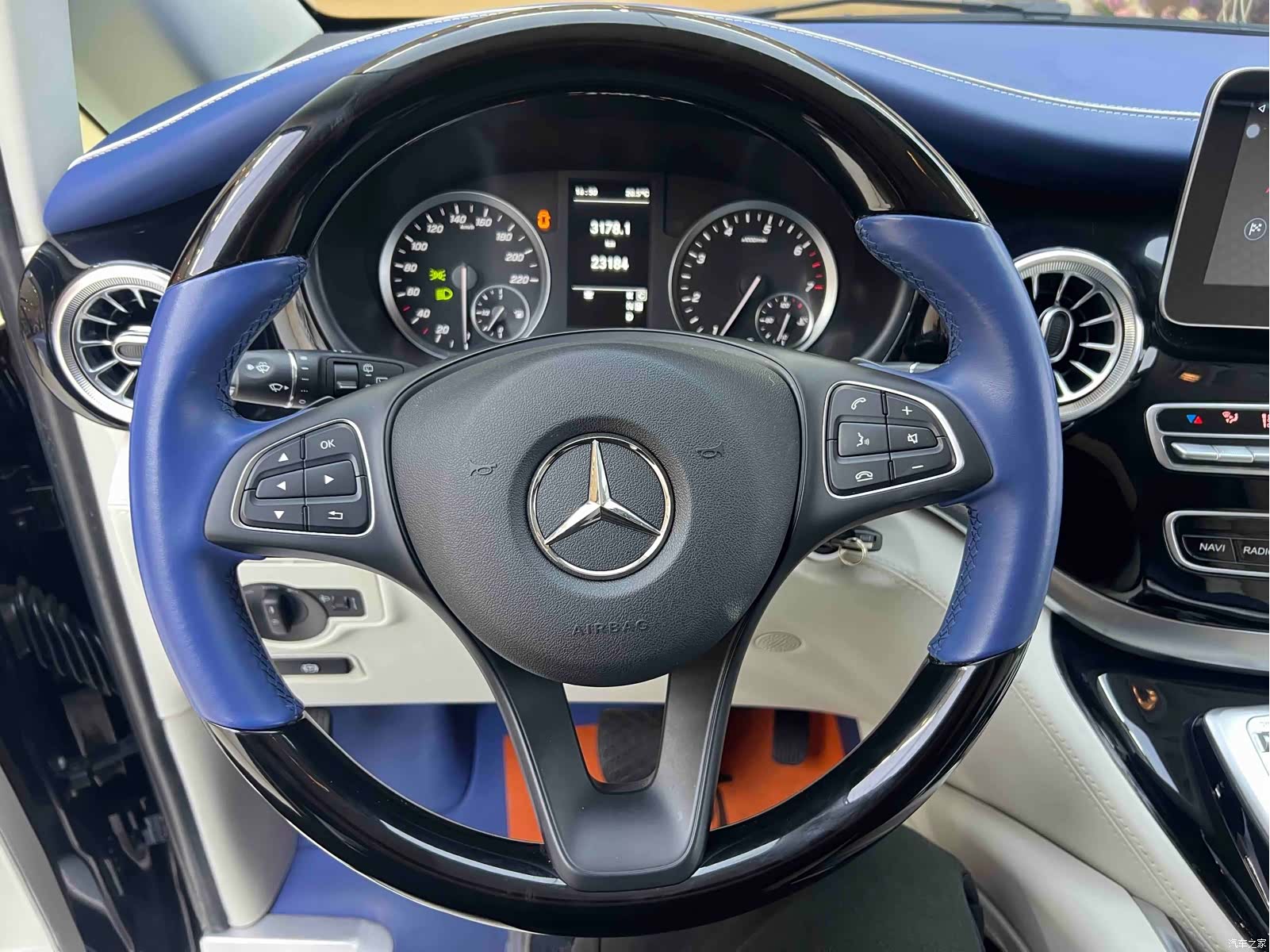 Mercedes-Benz 7, 2024 14