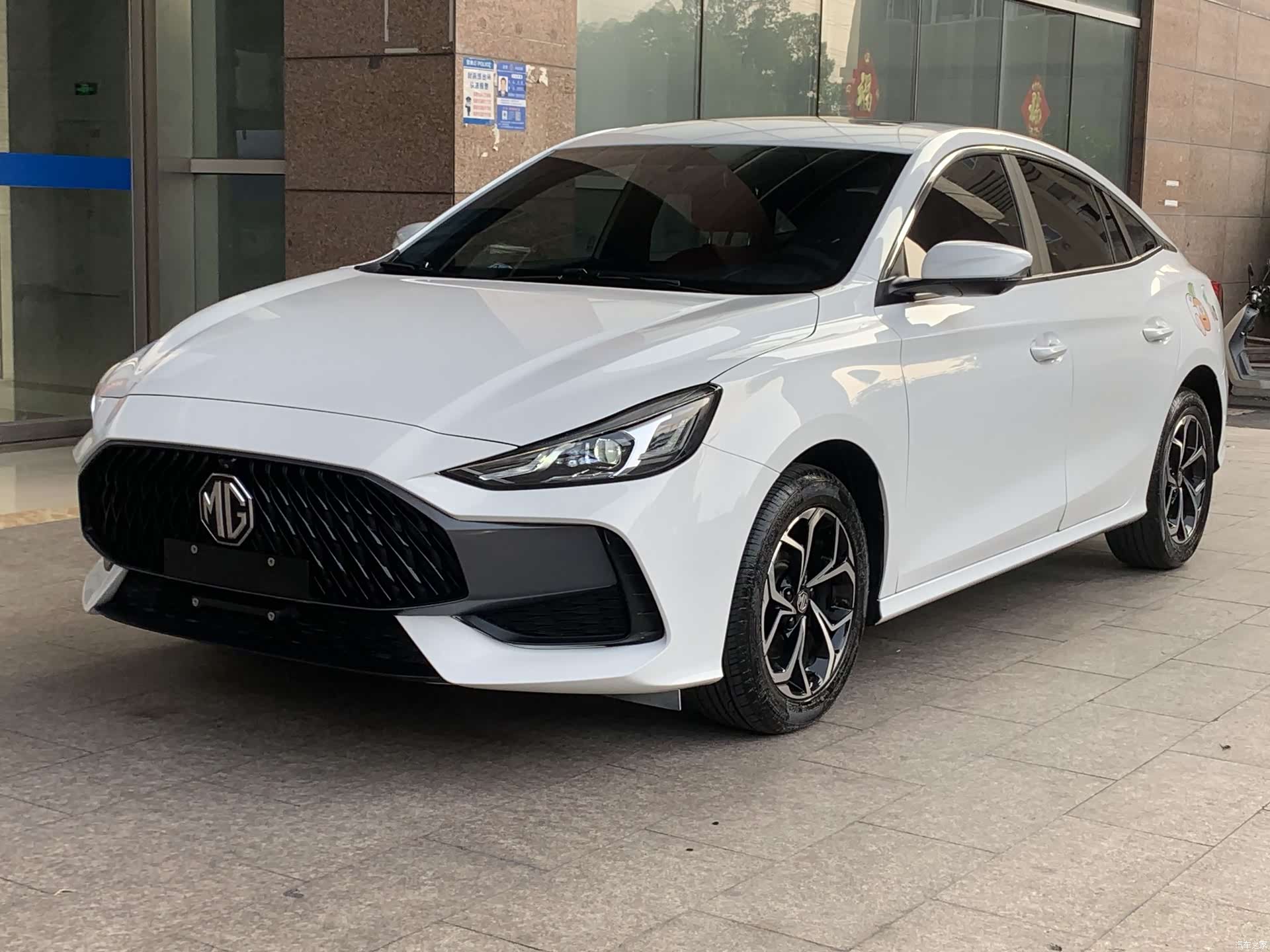 MG MG5, 2023 1