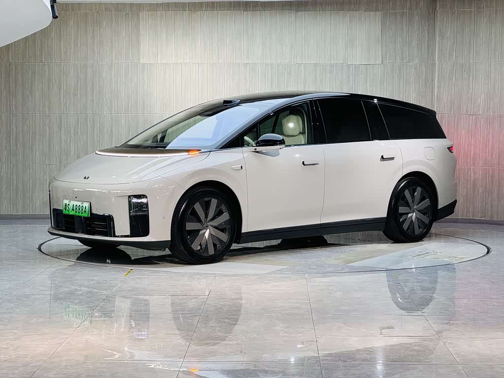 Li Auto i8