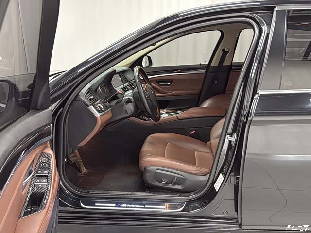 BMW 5 Series, 2015 11