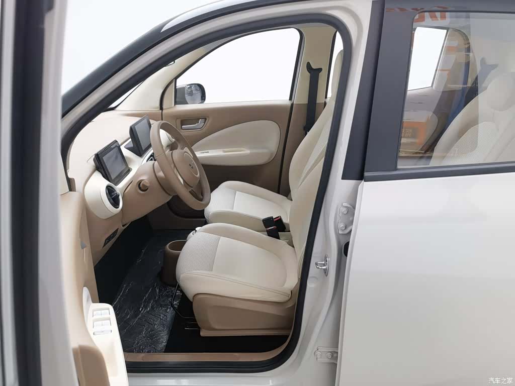 Wuling MINIEV, 2025 10