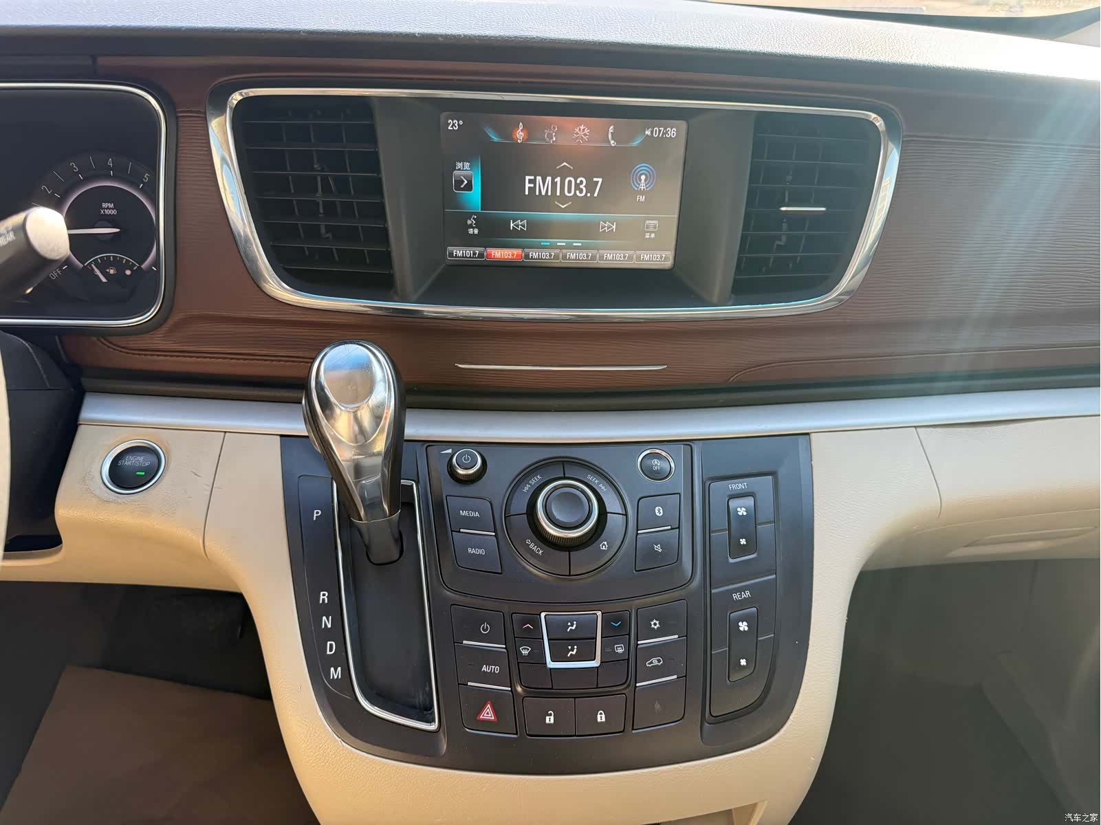 Buick GL8, 2019 16