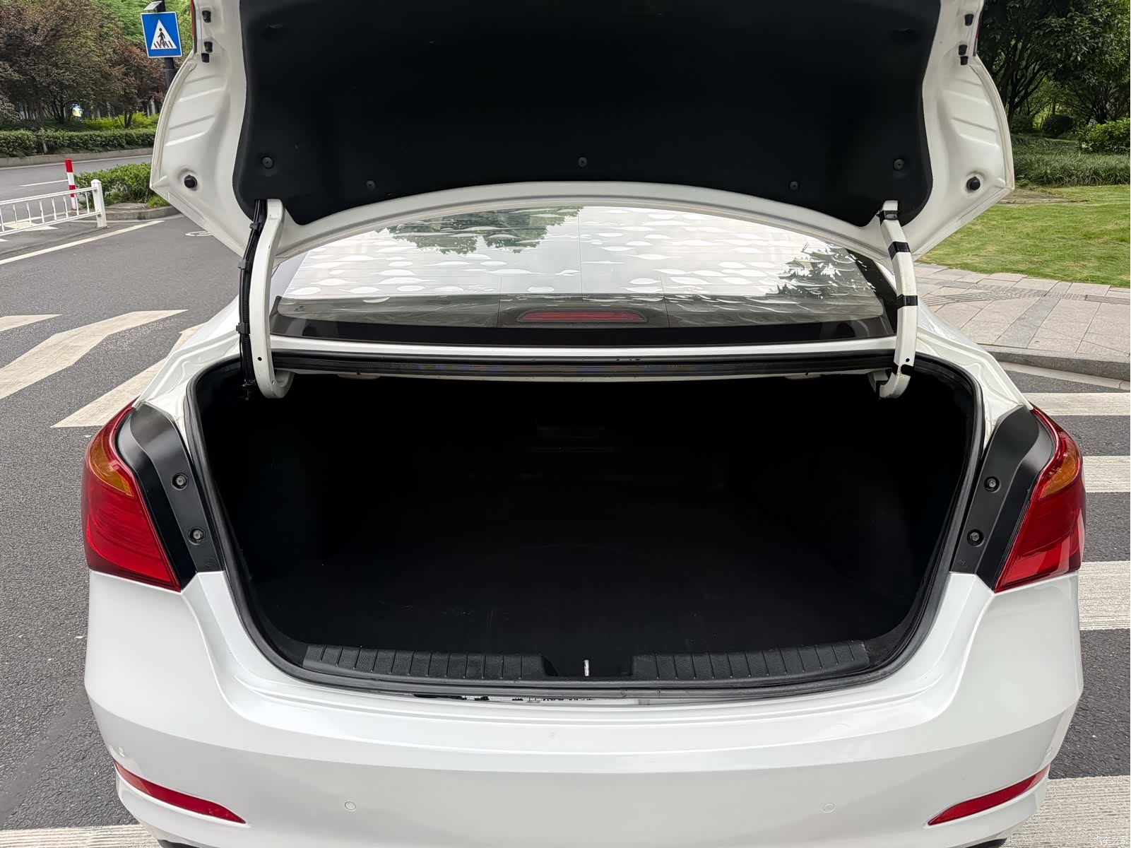 Hyundai GLS, 2016 18