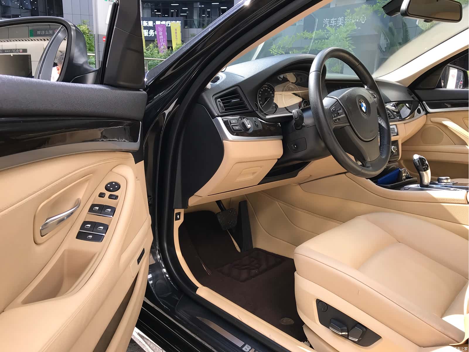 BMW 5 Series, 2012 9