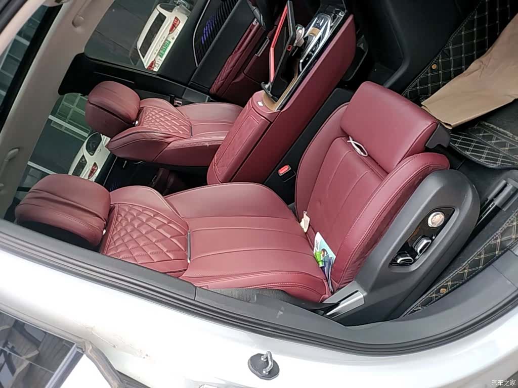 Hongqi E-HS9, 2023 25