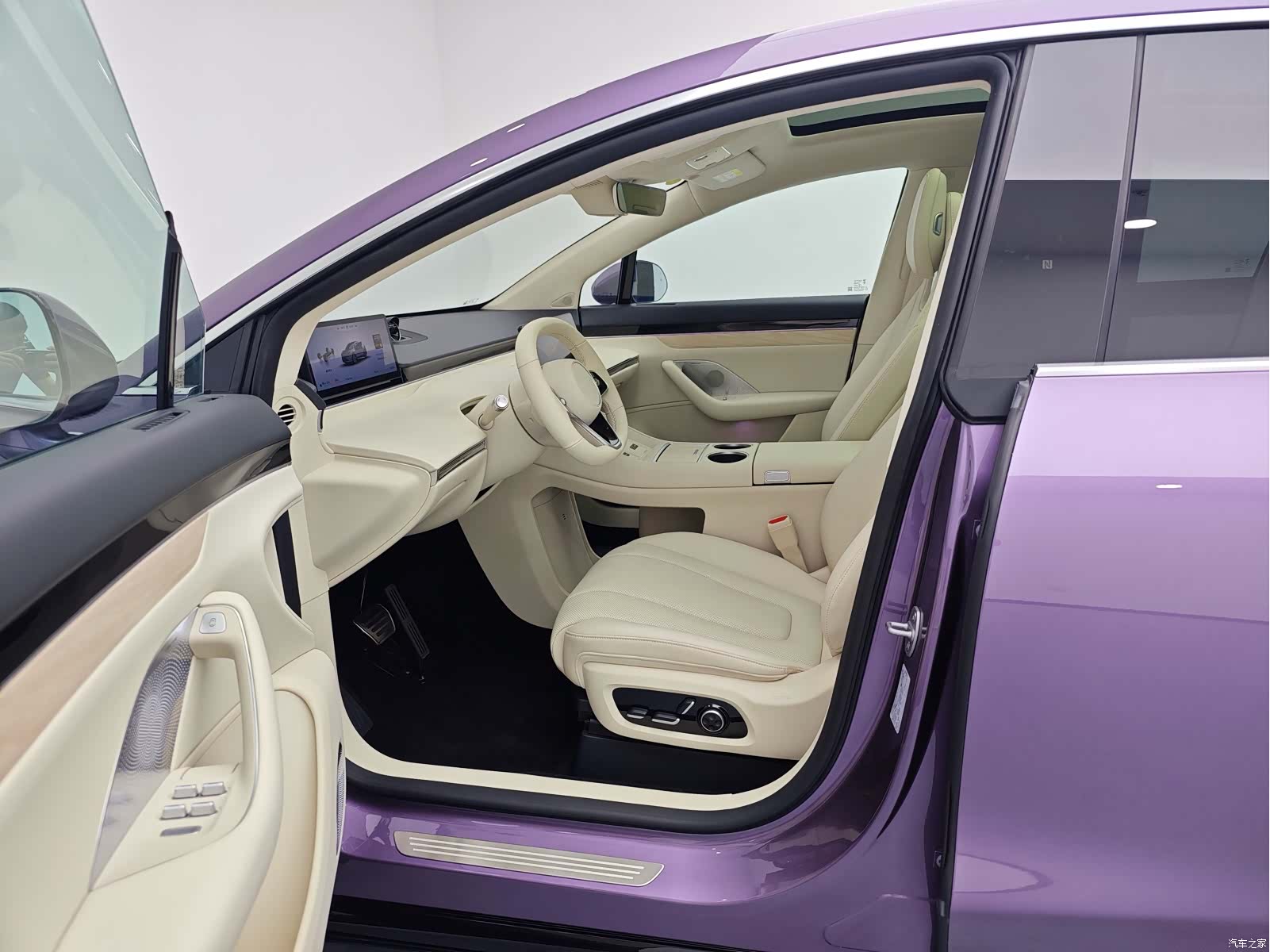 Luxeed R7, 2025 16