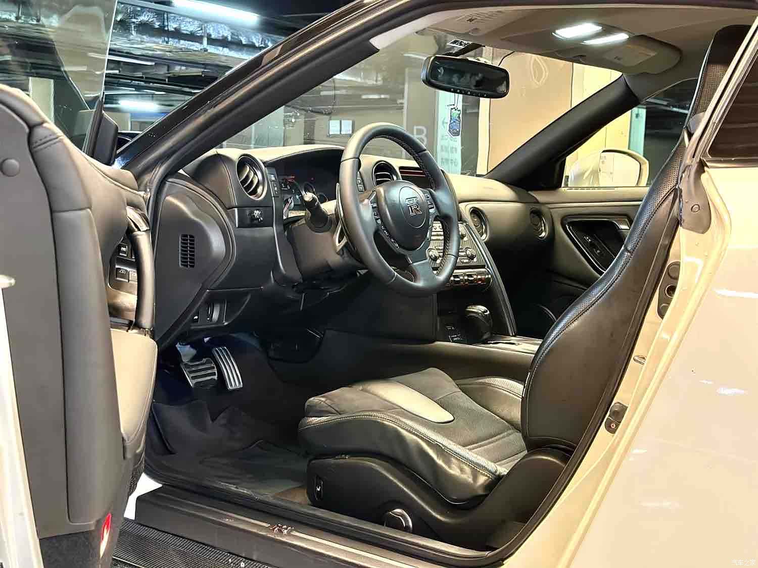 Nissan GT-R, 2011 4