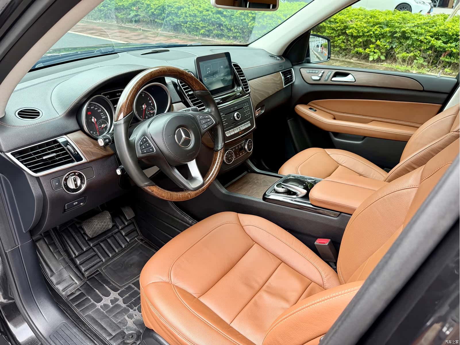 Mercedes-Benz GLS, 2016 13