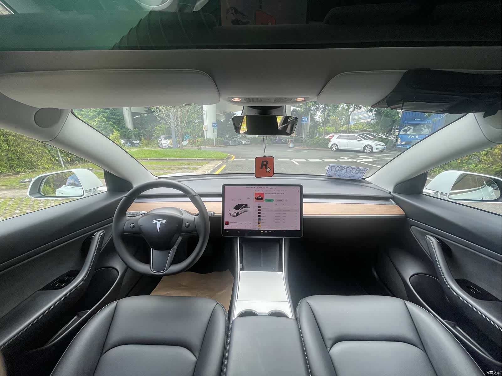 Tesla Model 3, 2019 22
