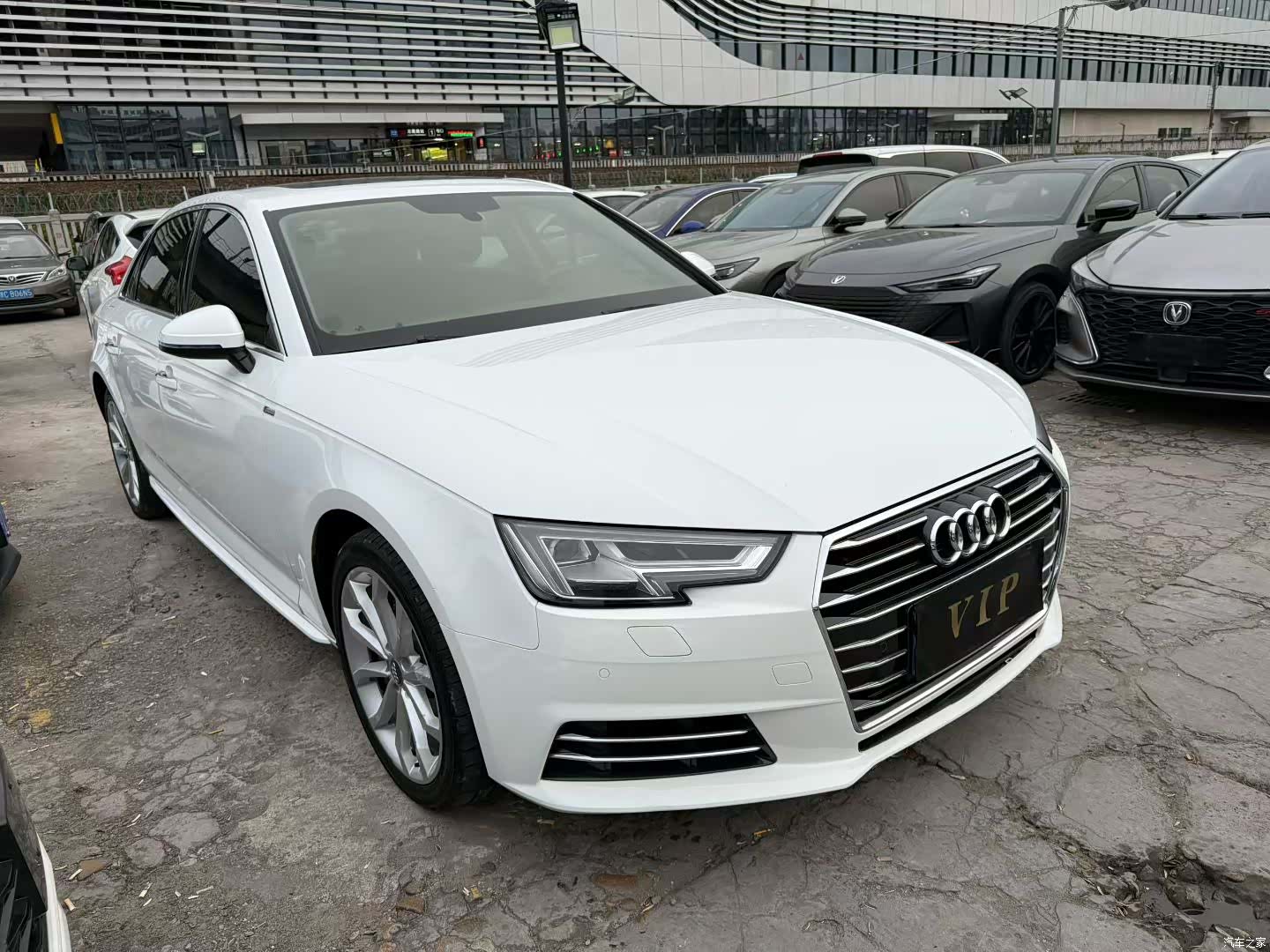 Audi A4L, 2018 3
