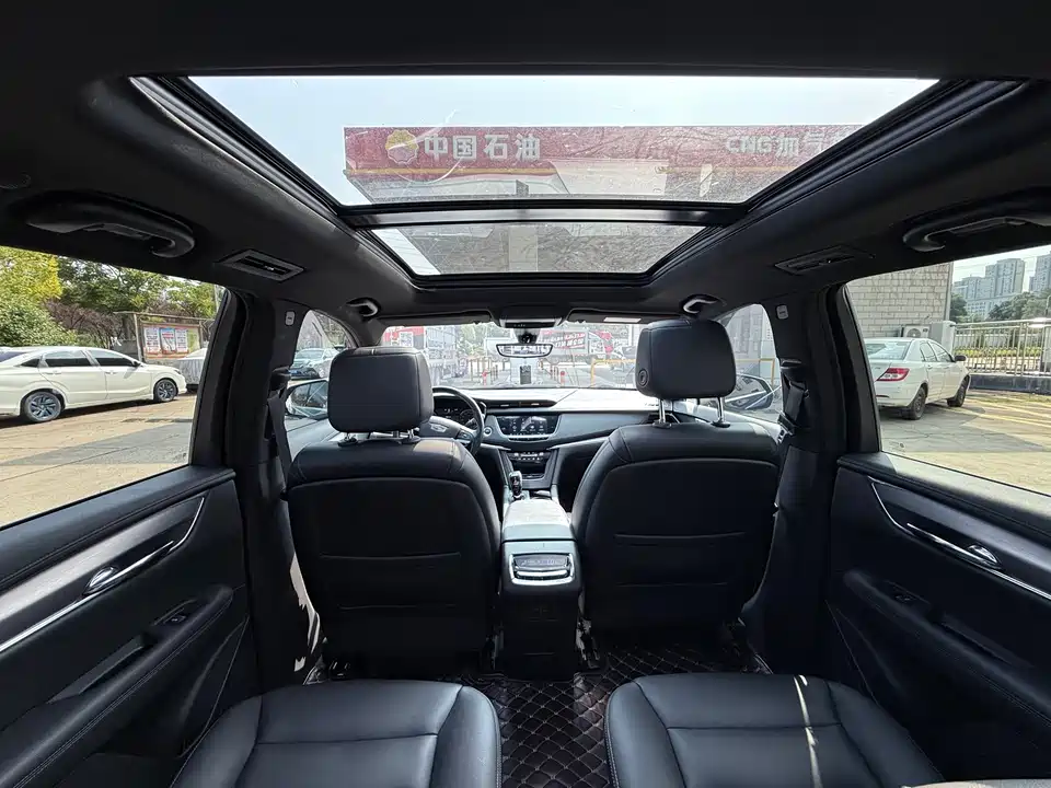 Cadillac XT6