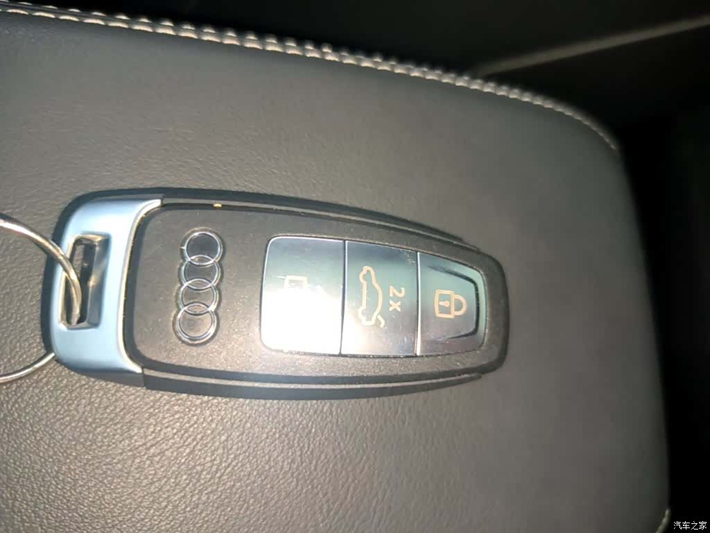 Audi Q4 e-tron, 2024 9
