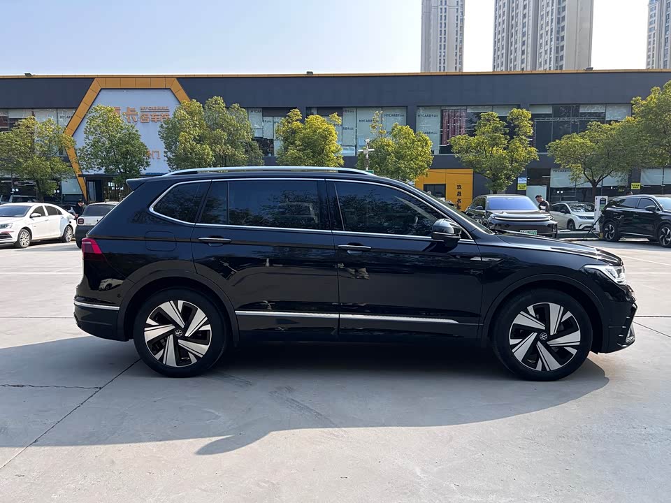 Volkswagen Tiguan L