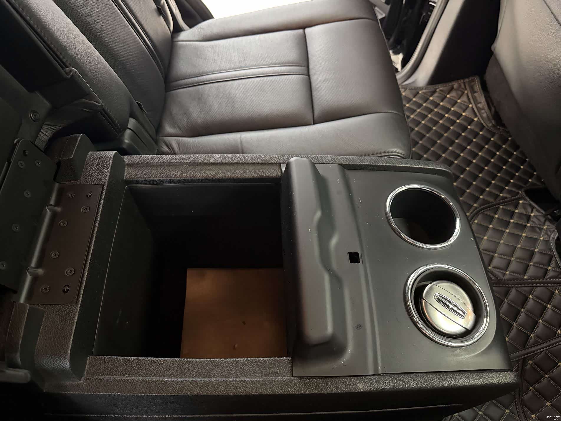 Lincoln Navigator, 2017 13