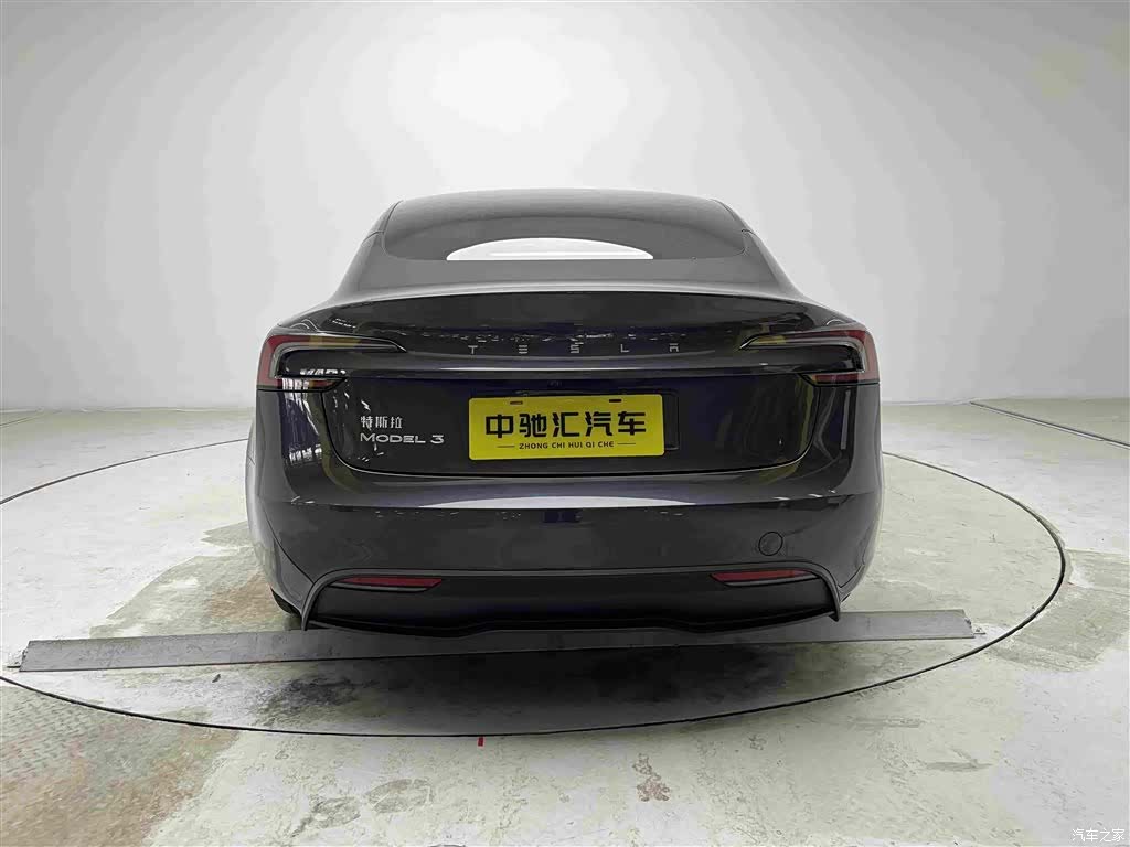Tesla Model 3, 2024 17