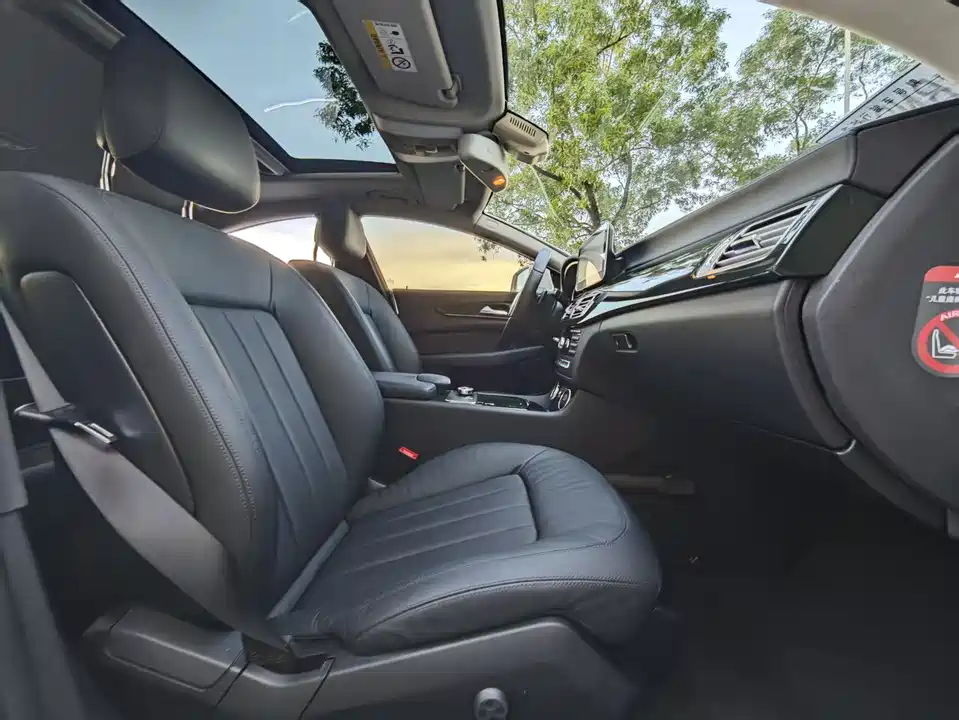 Mercedes-Benz CLS Mercedes-Benz CLS