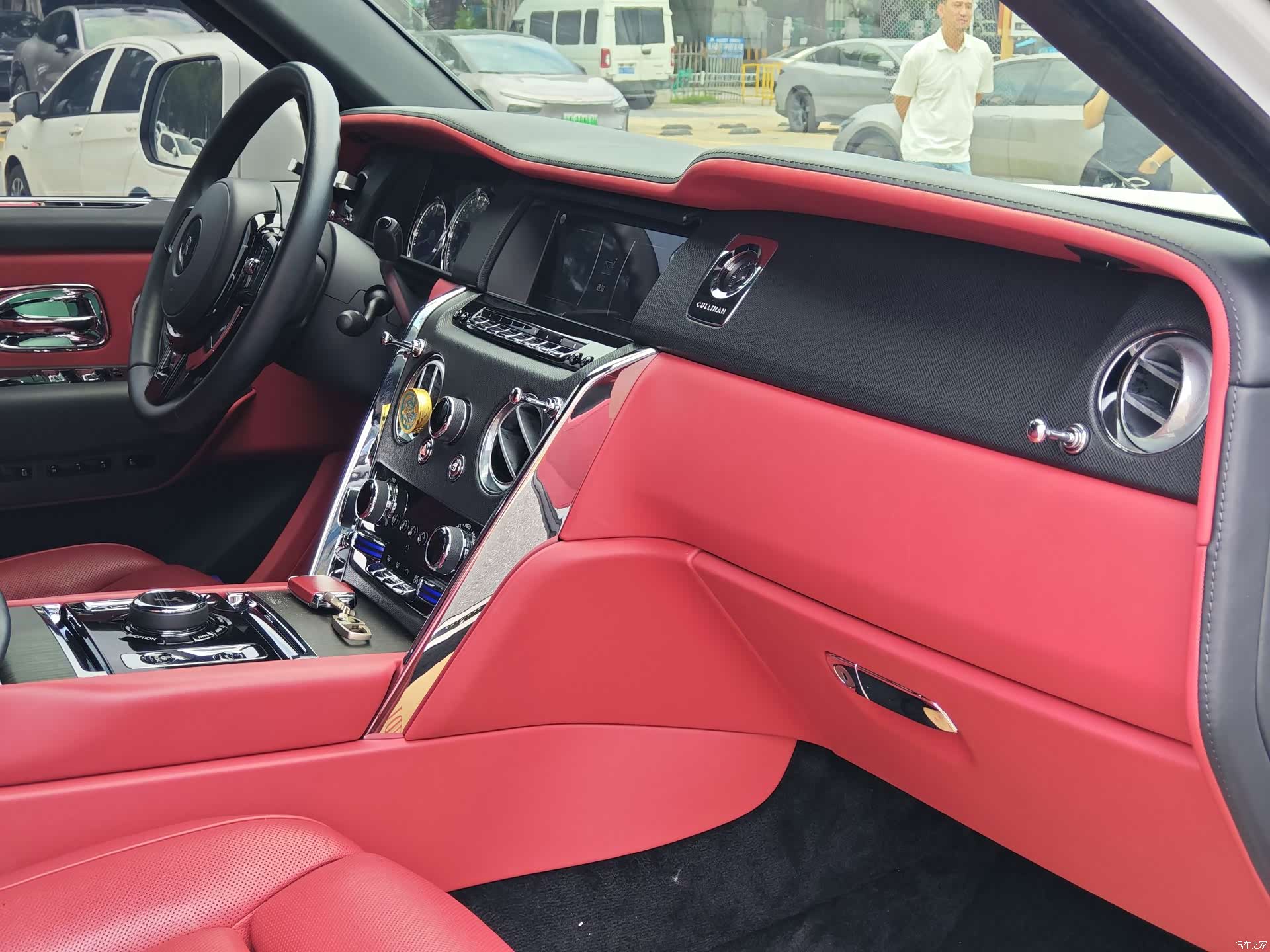 Rolls-Royce Cullinan, 2022 15