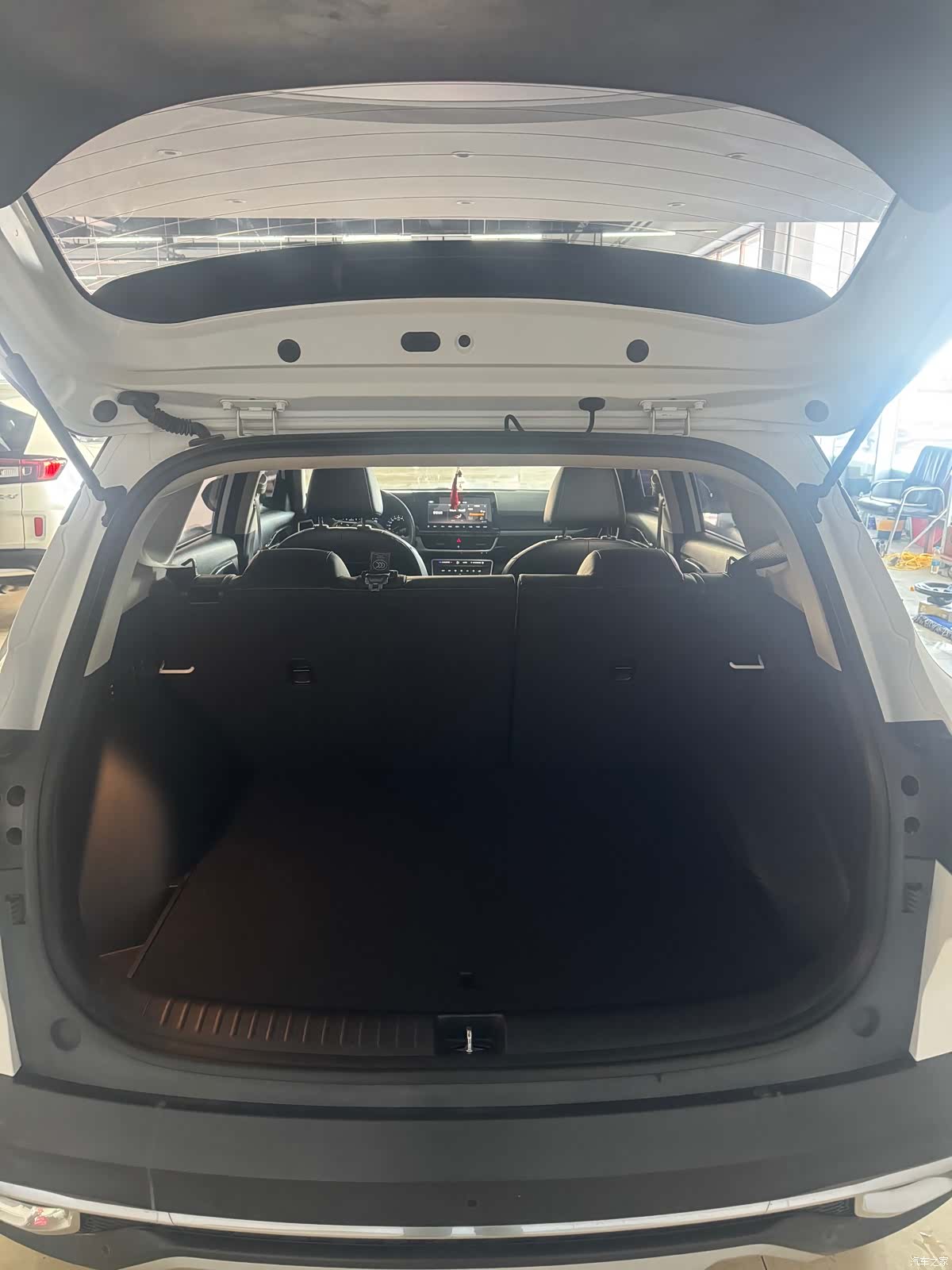 Kia KX3, 2022 25