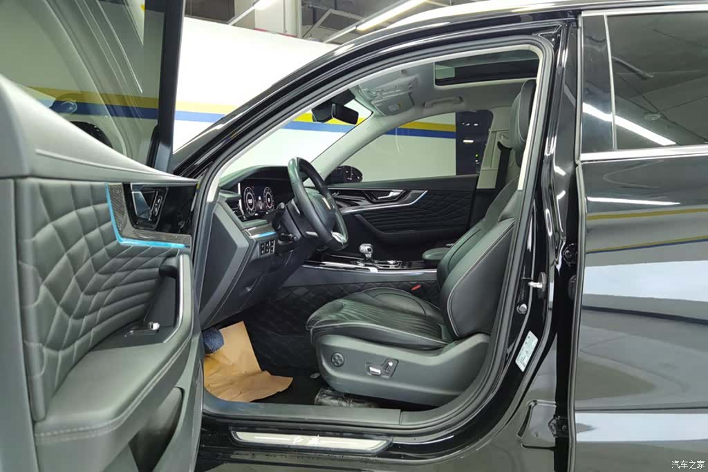 Hongqi HS5, 2022 9