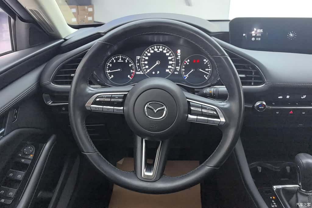 Mazda Mazda3, 2022 15