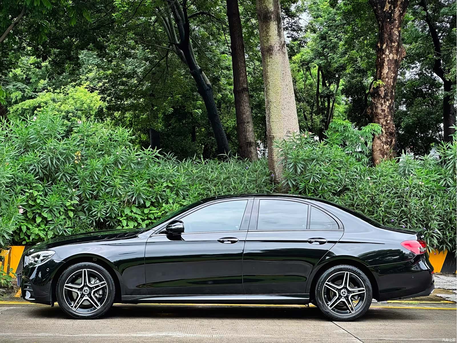 Mercedes-Benz E-Class, 2023 6