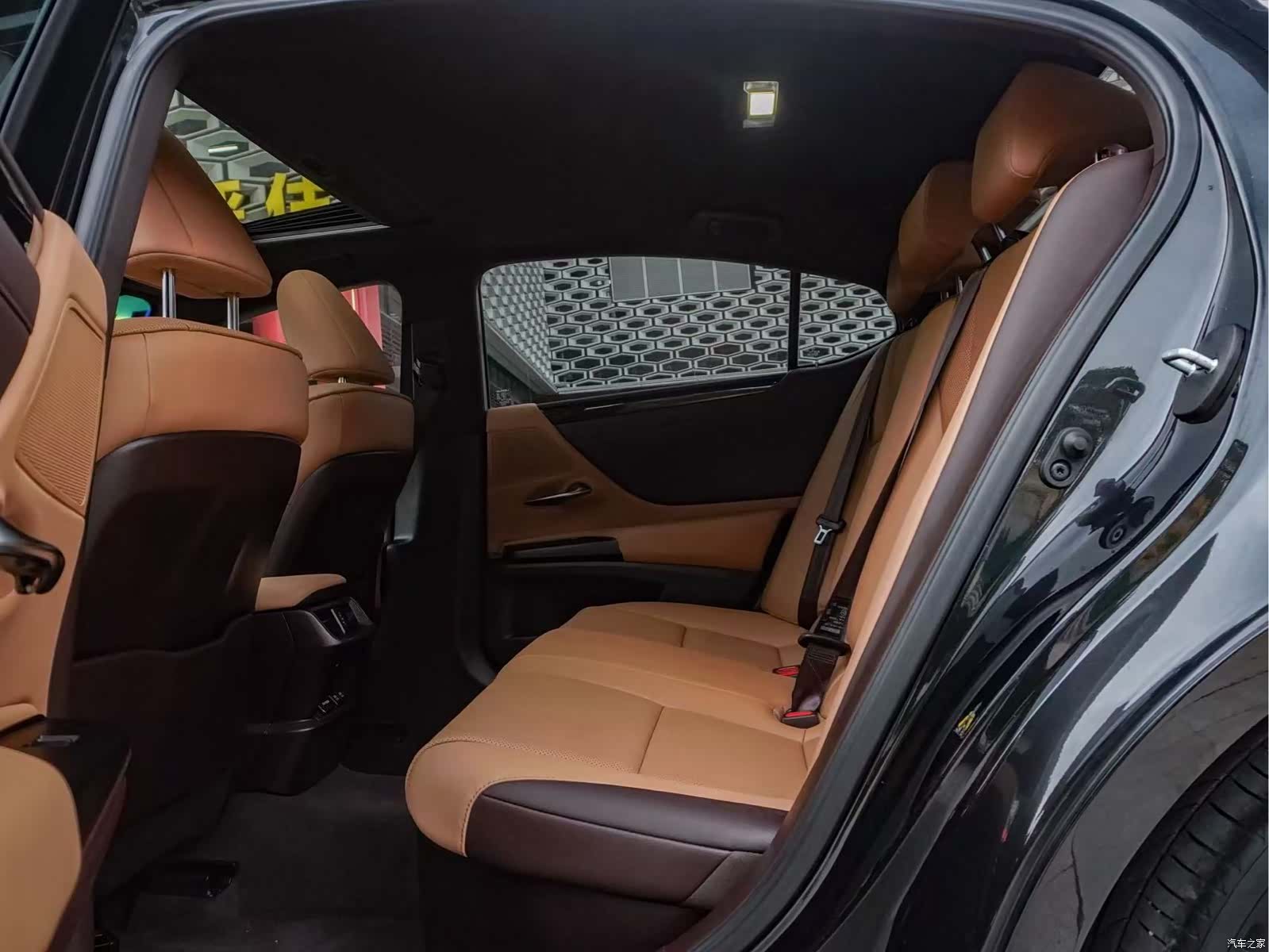 Lexus ES, 2021 10